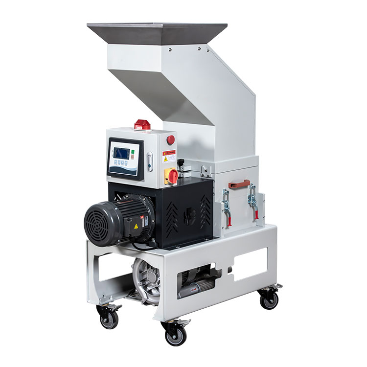 De ce se bazează producătorii pe un concasor de plastic pentru a reduce deșeurile și timpul de nefuncționare?